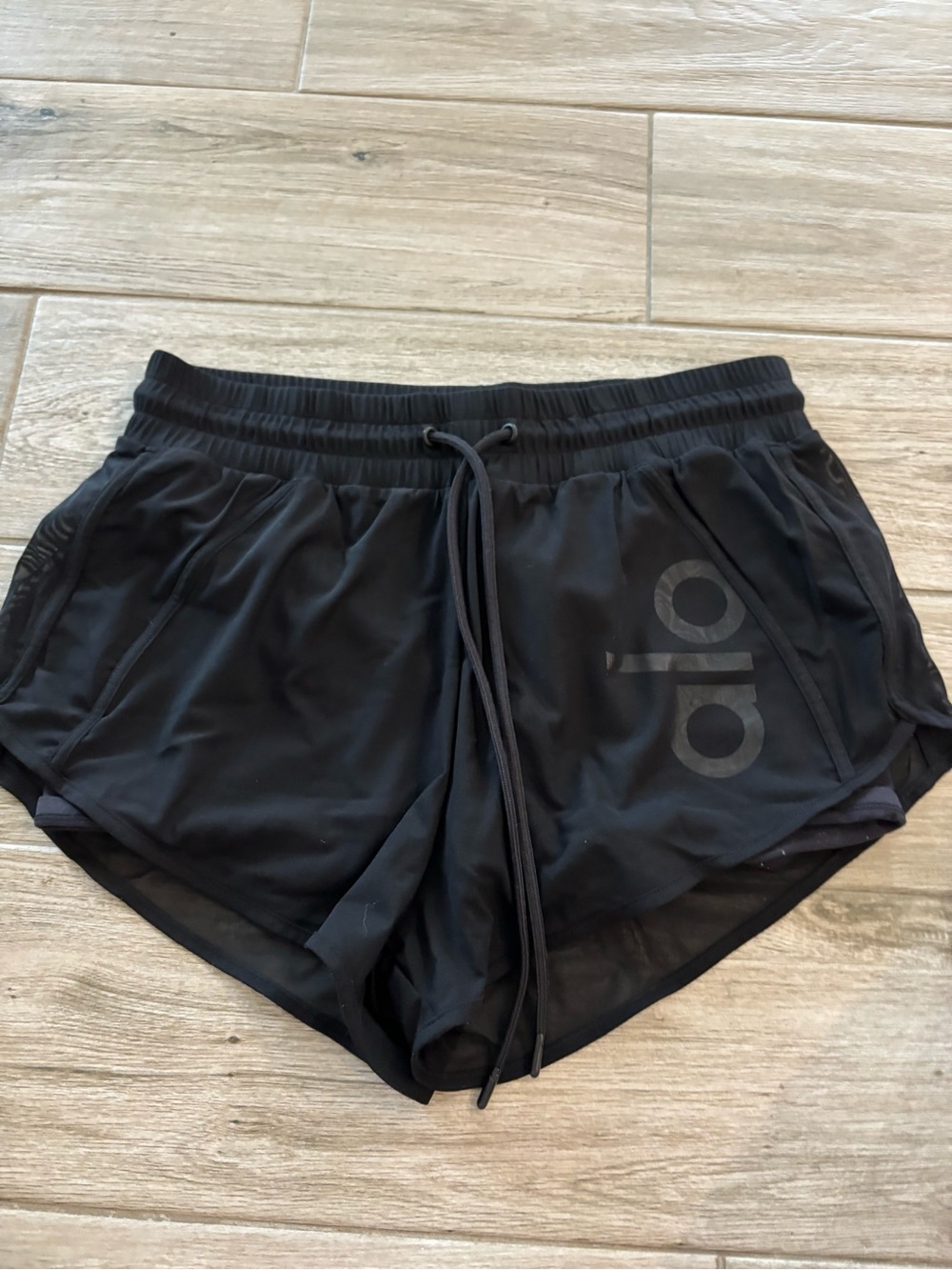alo yoga shorts